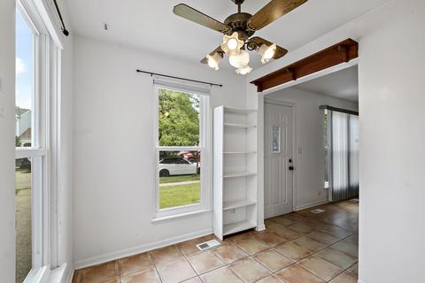 1021 Perry Dr, Algonquin, IL 60102 photo 8