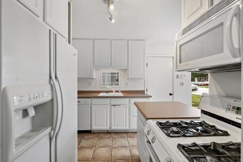 1021 Perry Dr, Algonquin, IL 60102 photo 12