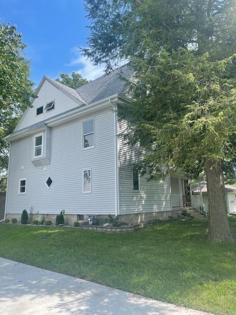 91 E 4th St, El Paso, IL 61738 photo 2