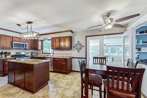 2845 Conifer Ct, Aurora, IL 60502 photo 8