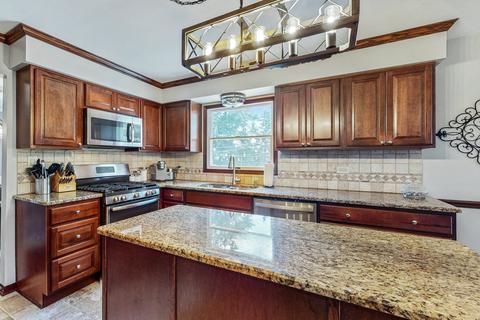 2845 Conifer Ct, Aurora, IL 60502 photo 9