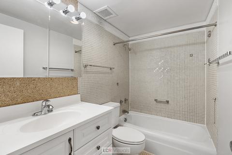 175 E Delaware Pl #4614, Chicago, IL 60611 photo 13