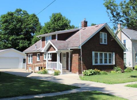 407 W Morris St, Morrison, IL 61270 photo 1