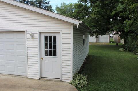 407 W Morris St, Morrison, IL 61270 photo 6
