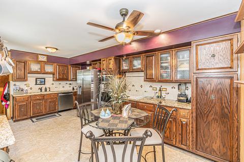 590 Baxter Ln, Hoffman Estates, IL 60169 photo 4