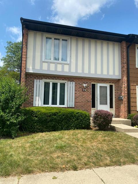 29 Cypress Sq, Elgin, IL 60123 photo 1