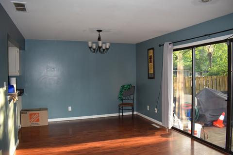 29 Cypress Sq, Elgin, IL 60123 photo 3