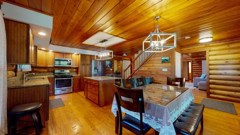 685 Braintree Ln, Bartlett, IL 60103 photo 9