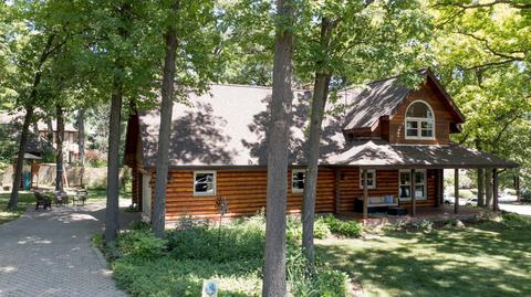 685 Braintree Ln, Bartlett, IL 60103 photo 5