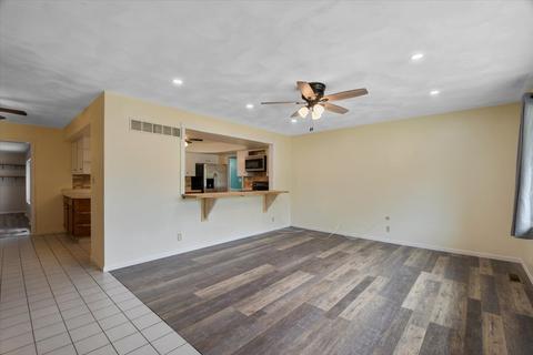 2305 Brookshire Dr E, Champaign, IL 61821 photo 3