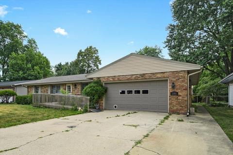 2305 Brookshire Dr E, Champaign, IL 61821 photo 2