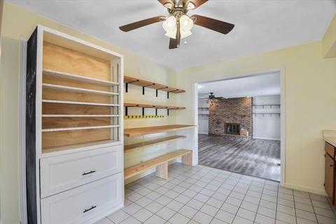 2305 Brookshire Dr E, Champaign, IL 61821 photo 5