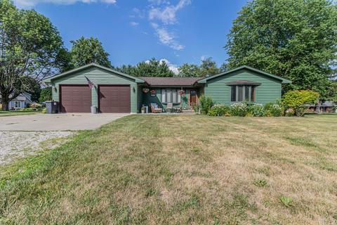 212 Franks Dr, Philo, IL 61864 photo 2