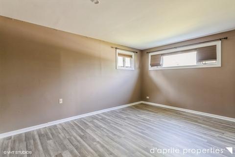 915 S 3rd Ave, Des Plaines, IL 60016 photo 9