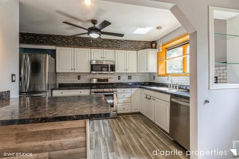 915 S 3rd Ave, Des Plaines, IL 60016 photo 4