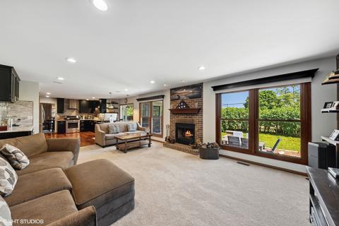 1910 White Oak Dr, Algonquin, IL 60102 photo 8