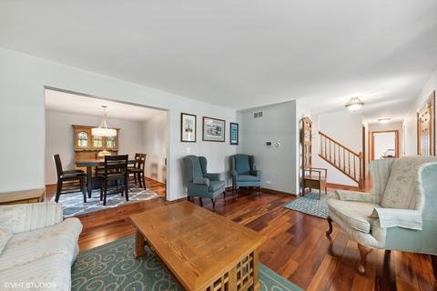 1910 White Oak Dr, Algonquin, IL 60102 photo 3