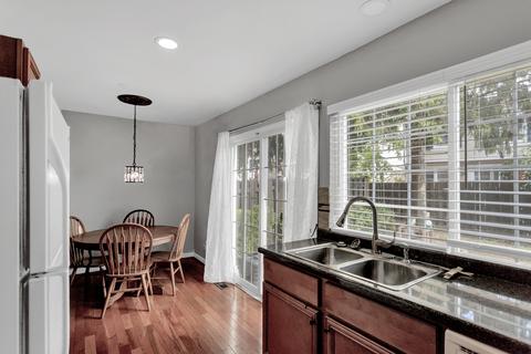 2215 Langdon Pl, Hoffman Estates, IL 60169 photo 9