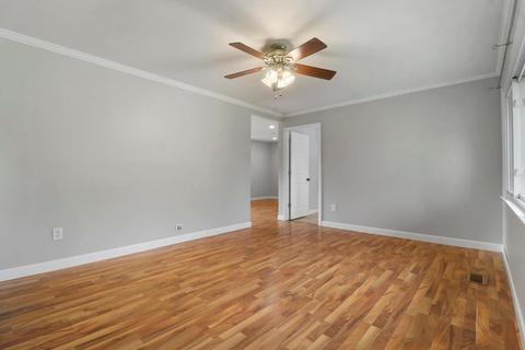 2203 Briar Ln, Lindenhurst, IL 60046 photo 2
