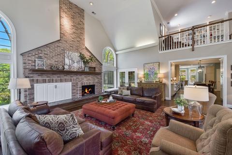 103 E Farnham Ln, Wheaton, IL 60189 photo 4