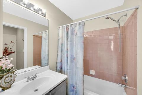 6648 Snug Harbor Dr, Willowbrook, IL 60527 photo 18