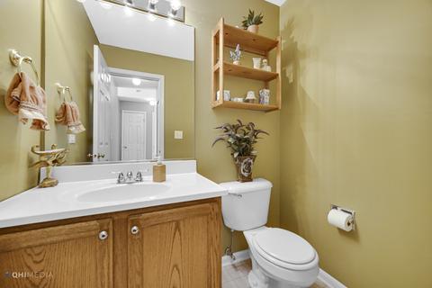 6648 Snug Harbor Dr, Willowbrook, IL 60527 photo 10