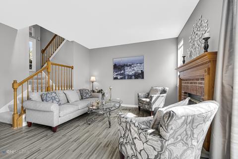 6648 Snug Harbor Dr, Willowbrook, IL 60527 photo 5