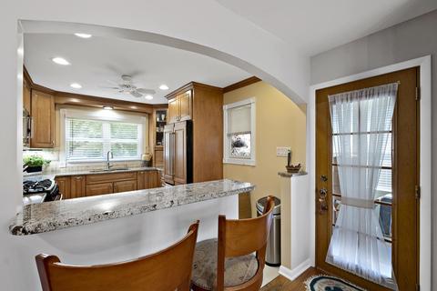1014 N Moki Ln, Mount Prospect, IL 60056 photo 6