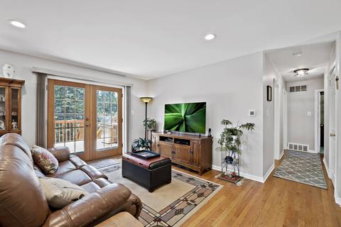 1014 N Moki Ln, Mount Prospect, IL 60056 photo 9