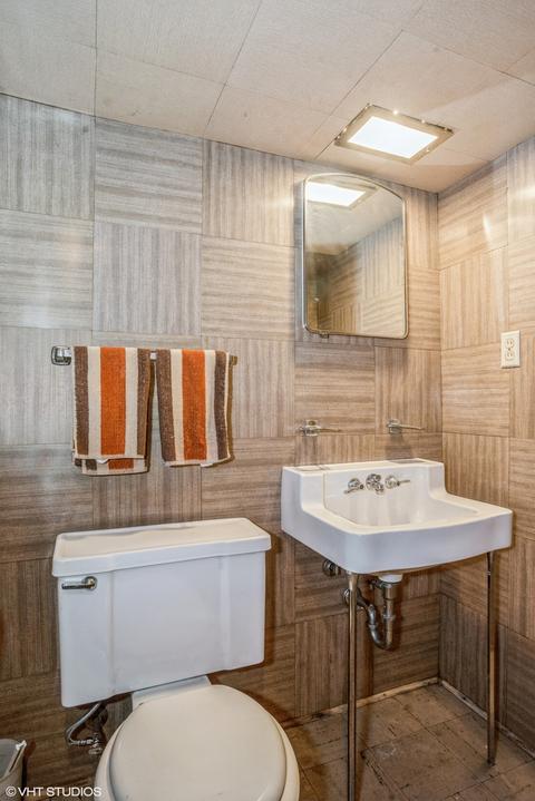 5259 W Devon Ave, Chicago, IL 60646 photo 17