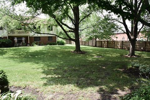 734 Plumtree Ct #D1, Wheeling, IL 60090 photo 3