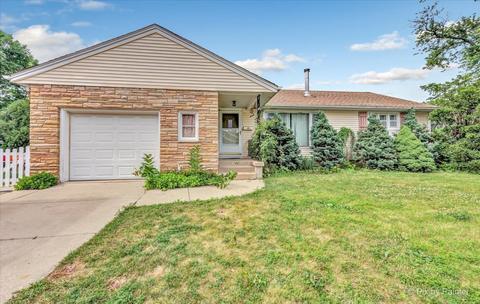 1102 Carr St, Elgin, IL 60123 photo 2