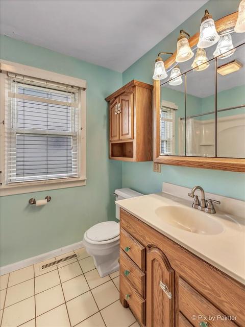 1102 Carr St, Elgin, IL 60123 photo 17