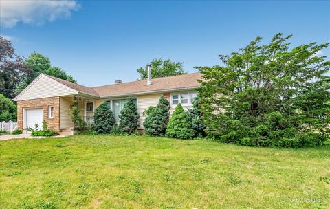 1102 Carr St, Elgin, IL 60123 photo 3