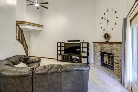 1634 Pebble Beach Dr, Hoffman Estates, IL 60169 photo 10
