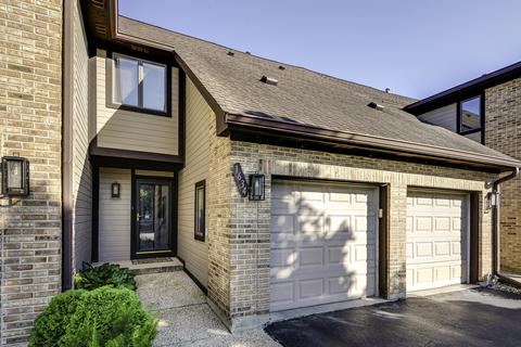 1634 Pebble Beach Dr, Hoffman Estates, IL 60169 photo 1