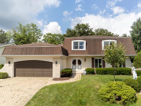8436 Clynderven Rd, Burr Ridge, IL 60527 photo 2