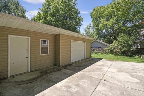 503 E Olive St, Bloomington, IL 61701 photo 40