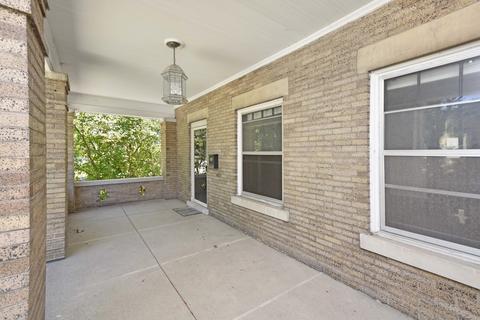 503 E Olive St, Bloomington, IL 61701 photo 4