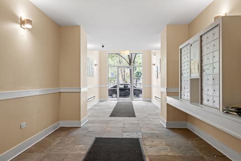 207 E 31st St #4E, Chicago, IL 60616 photo 2