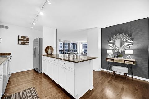 222 E Pearson St #1201, Chicago, IL 60611 photo 8