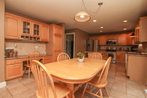 13 Conway Cir, Bloomington, IL 61704 photo 9