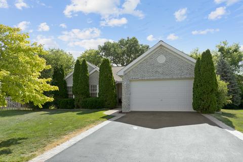 28489 Wagon Trail Ct, Lakemoor, IL 60051 photo 2