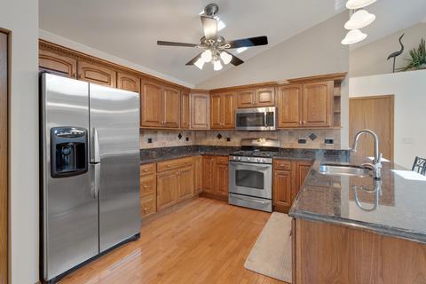28489 Wagon Trail Ct, Lakemoor, IL 60051 photo 10