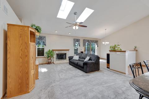 28489 Wagon Trail Ct, Lakemoor, IL 60051 photo 4