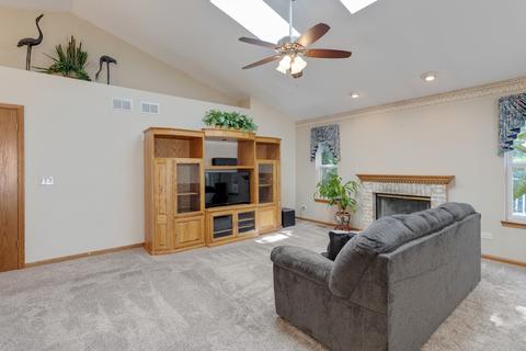 28489 Wagon Trail Ct, Lakemoor, IL 60051 photo 5