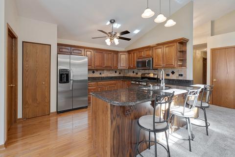 28489 Wagon Trail Ct, Lakemoor, IL 60051 photo 9