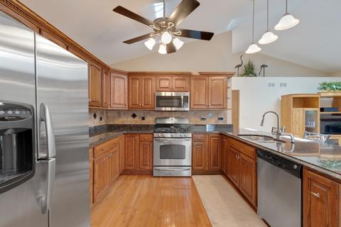 28489 Wagon Trail Ct, Lakemoor, IL 60051 photo 11