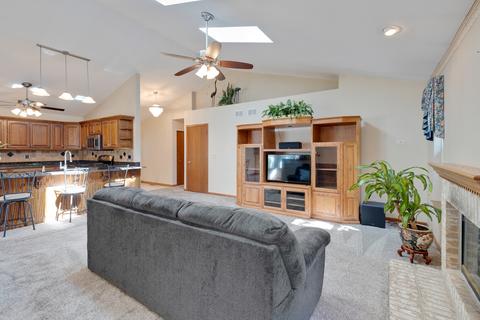 28489 Wagon Trail Ct, Lakemoor, IL 60051 photo 6