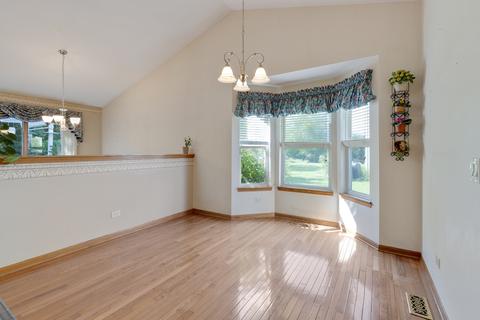 28489 Wagon Trail Ct, Lakemoor, IL 60051 photo 13